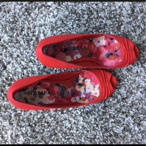 Rampage crimson red Kayson wedge heels sandals, 5.5 NWOT - Picture 6 of 10